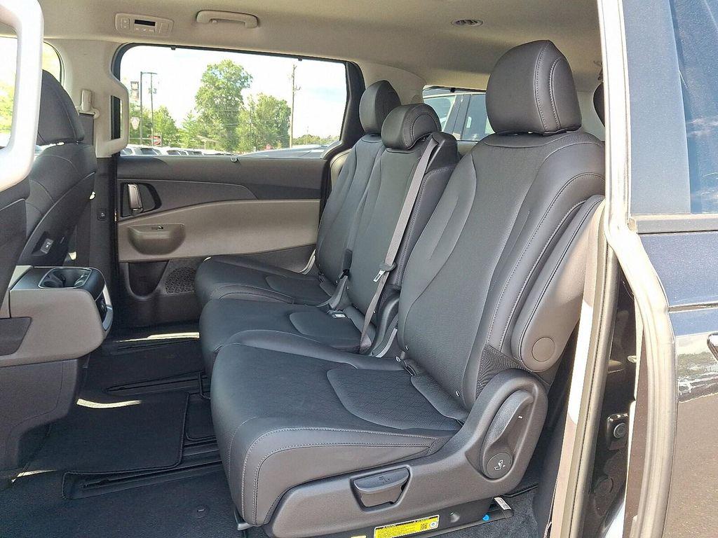 new 2026 Kia Carnival Hybrid car, priced at $44,890