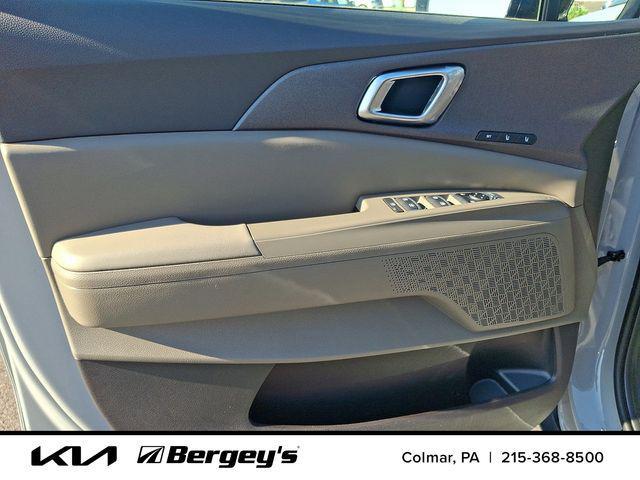 new 2026 Kia Carnival Hybrid car, priced at $45,530