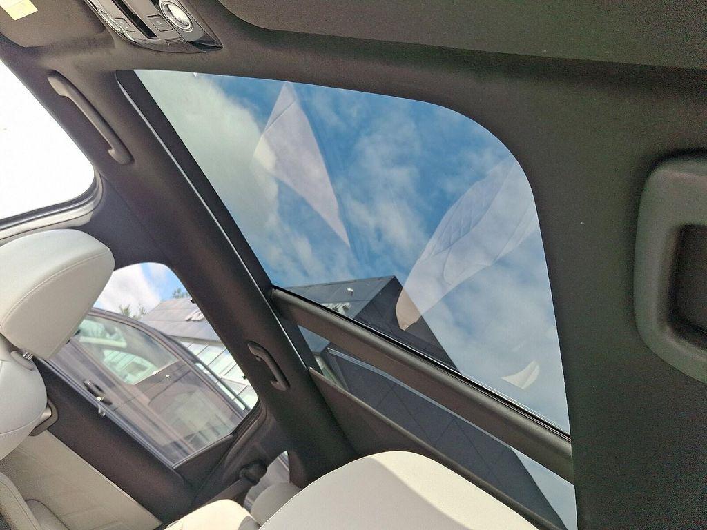 new 2025 Kia Sorento Hybrid car, priced at $45,700