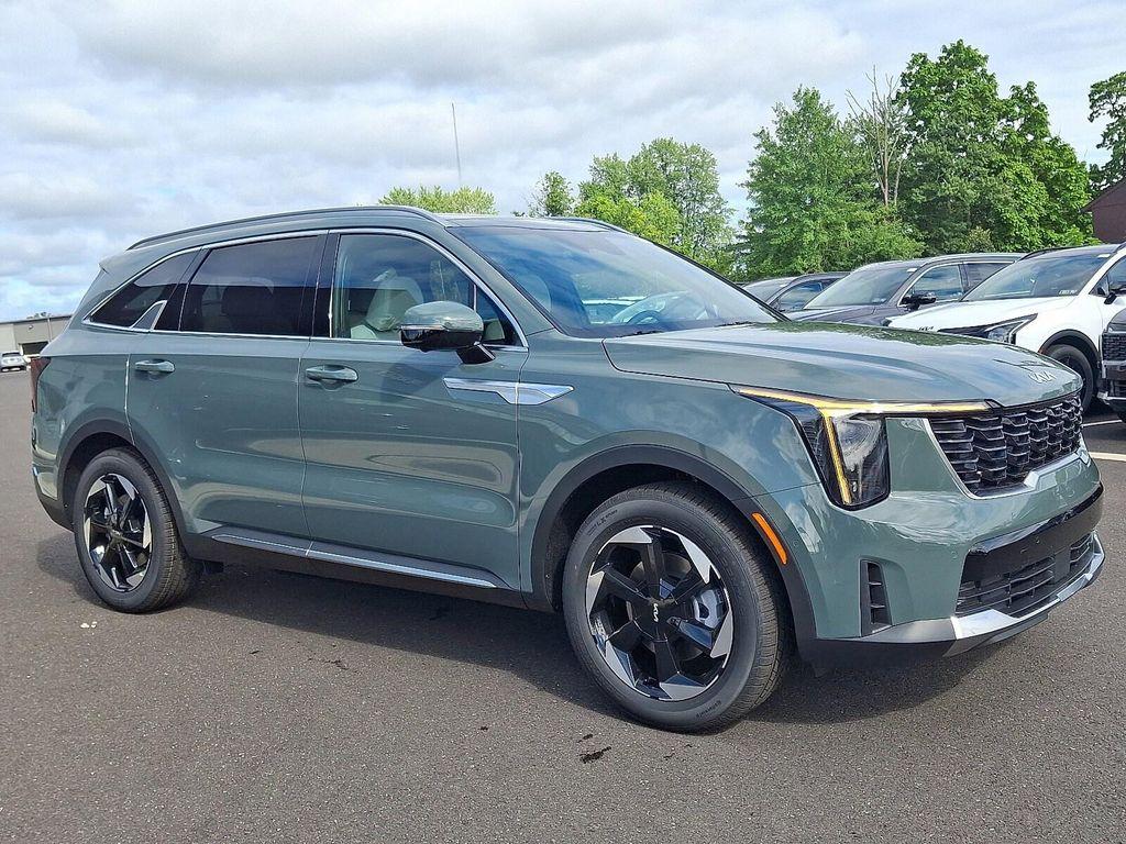 new 2025 Kia Sorento Hybrid car, priced at $45,700