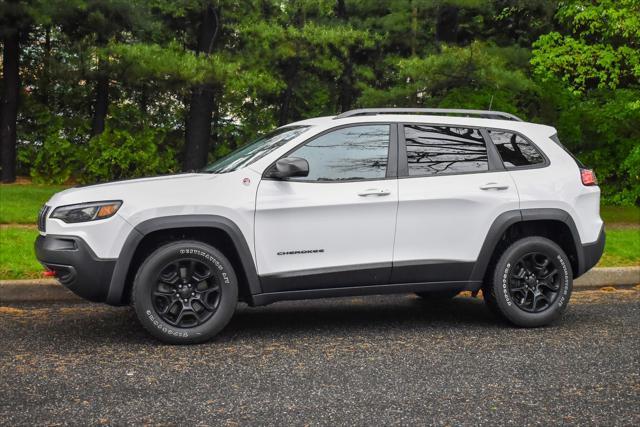 used 2019 Jeep Cherokee car, priced at $15,995