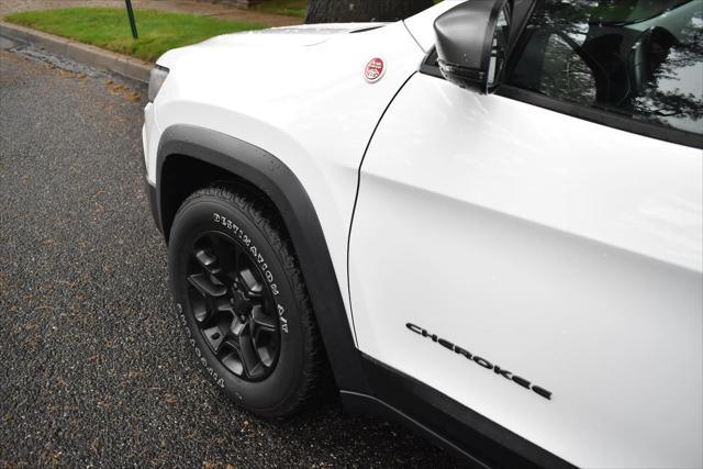 used 2019 Jeep Cherokee car, priced at $15,995