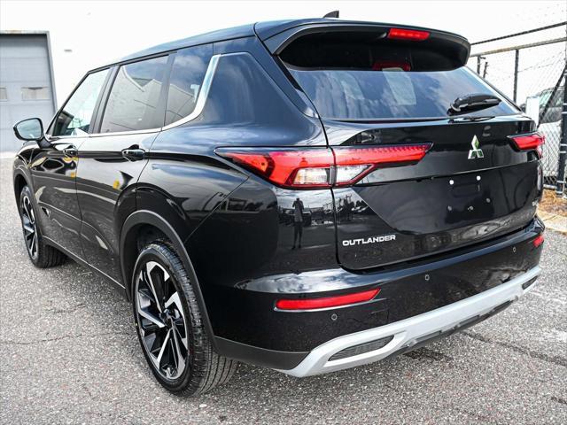 new 2024 Mitsubishi Outlander car, priced at $35,420