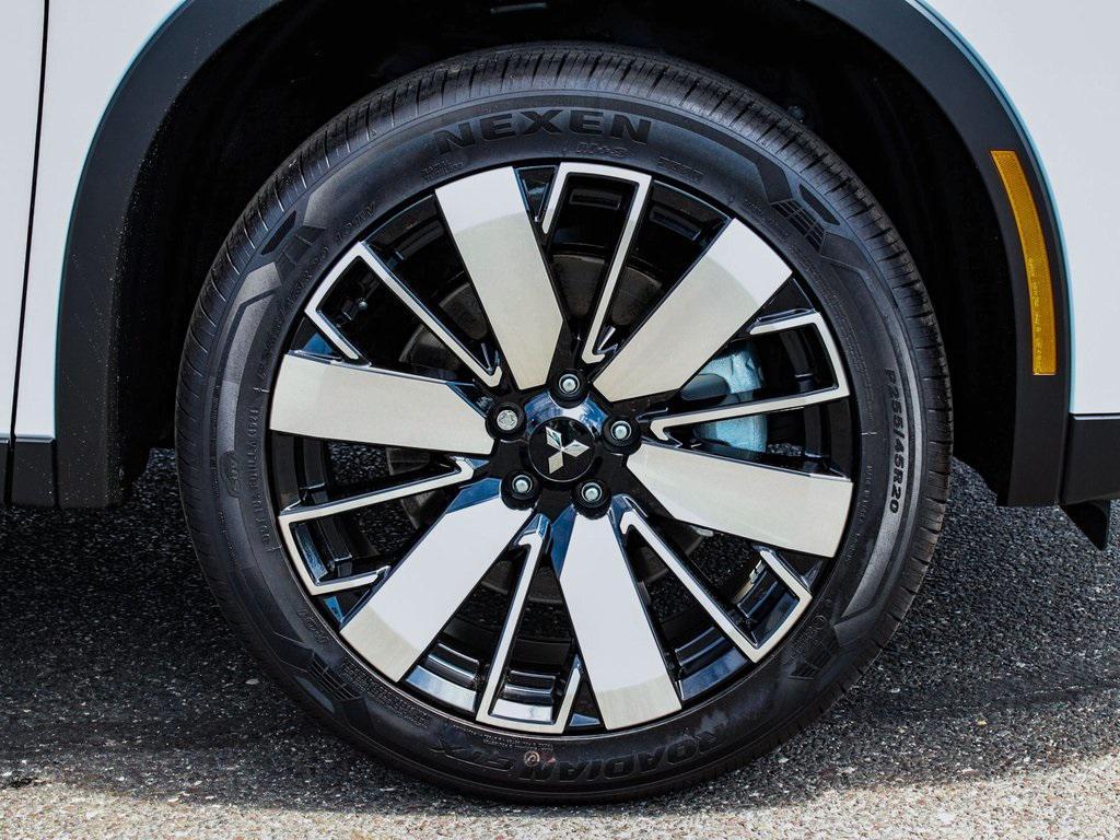 new 2025 Mitsubishi Outlander car, priced at $40,665