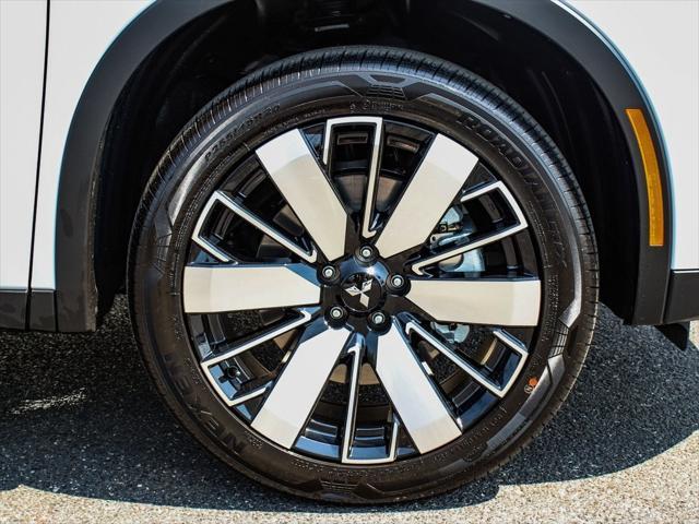 new 2025 Mitsubishi Outlander car, priced at $38,625