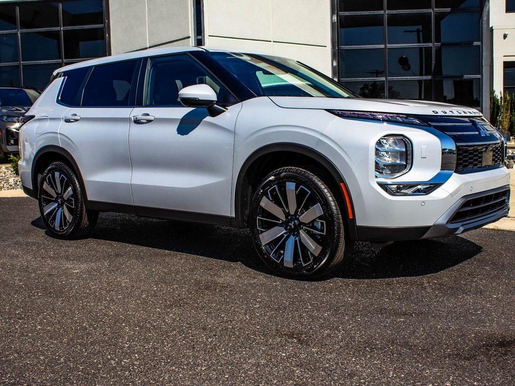 new 2025 Mitsubishi Outlander car, priced at $38,900