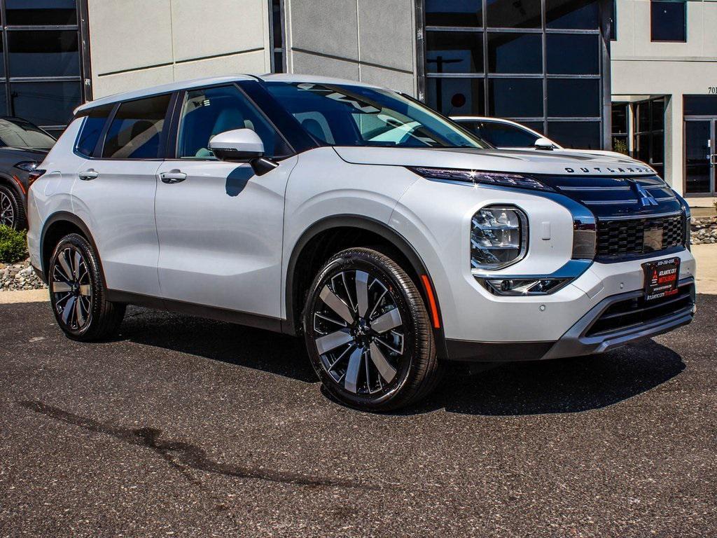new 2025 Mitsubishi Outlander car, priced at $38,645