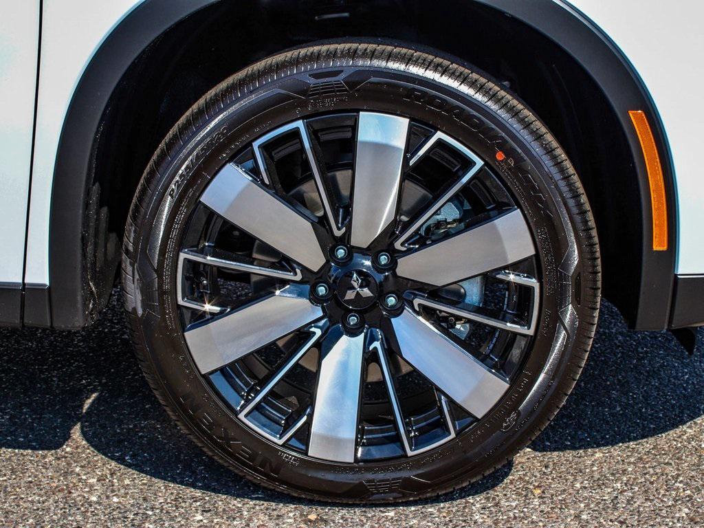 new 2025 Mitsubishi Outlander car, priced at $38,645