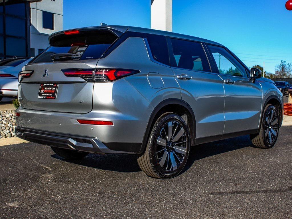 new 2025 Mitsubishi Outlander car, priced at $38,200