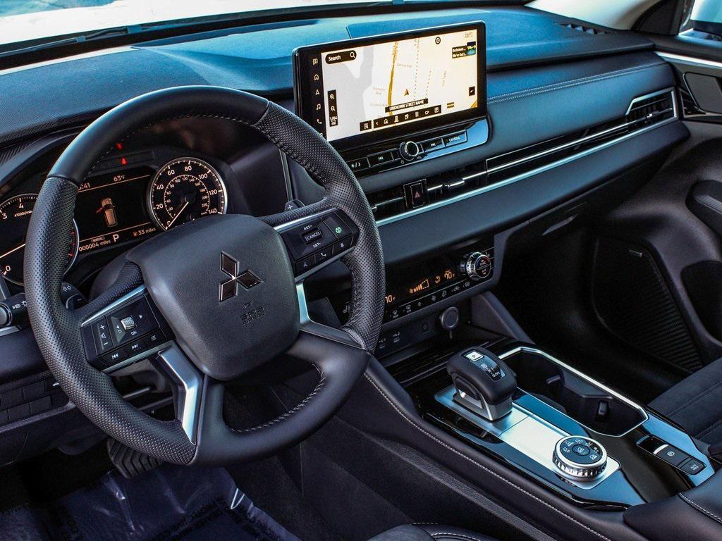new 2025 Mitsubishi Outlander car, priced at $38,200