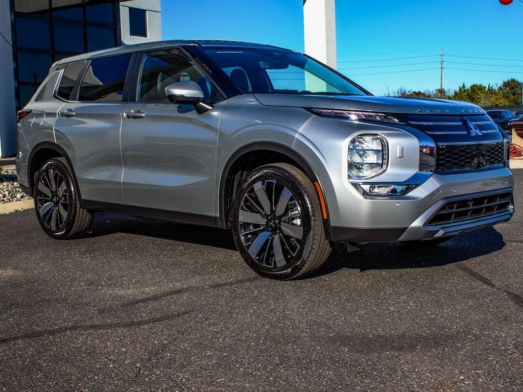 new 2025 Mitsubishi Outlander car, priced at $38,200