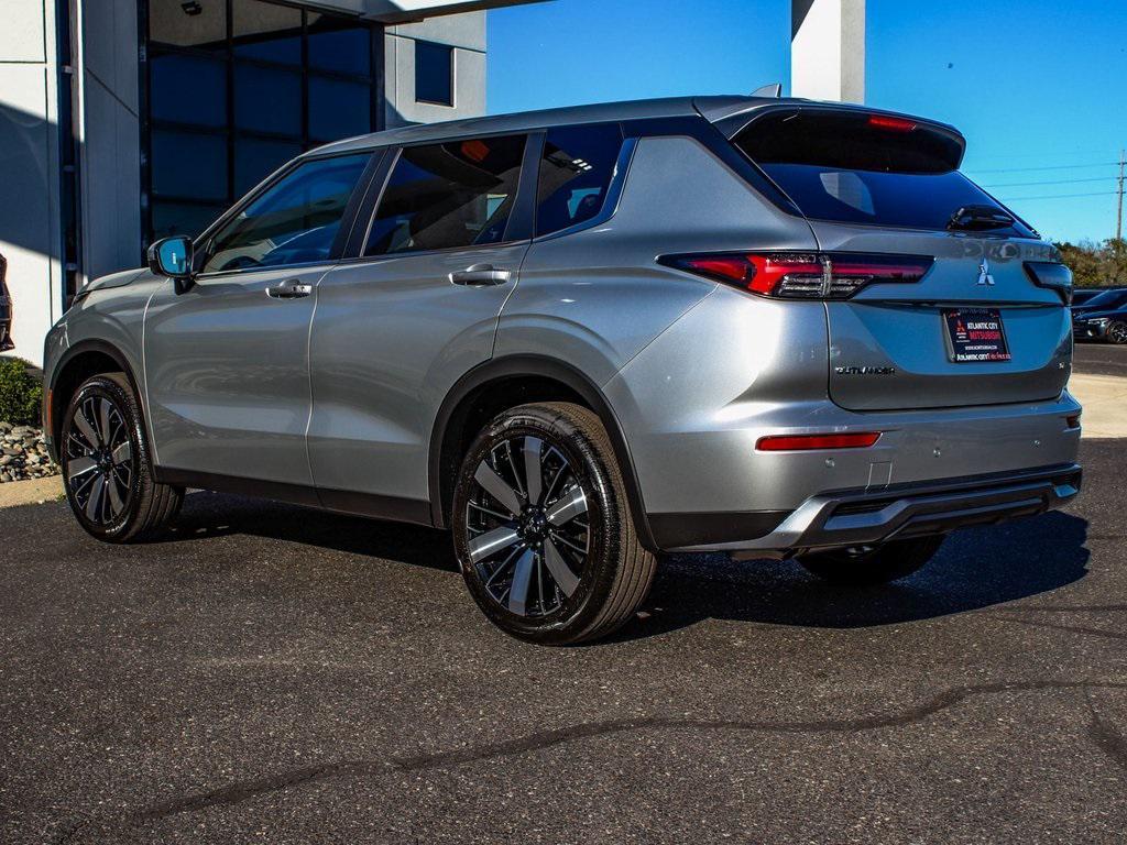new 2025 Mitsubishi Outlander car, priced at $38,200