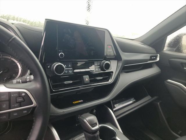 used 2023 Toyota Highlander car, priced at $42,980