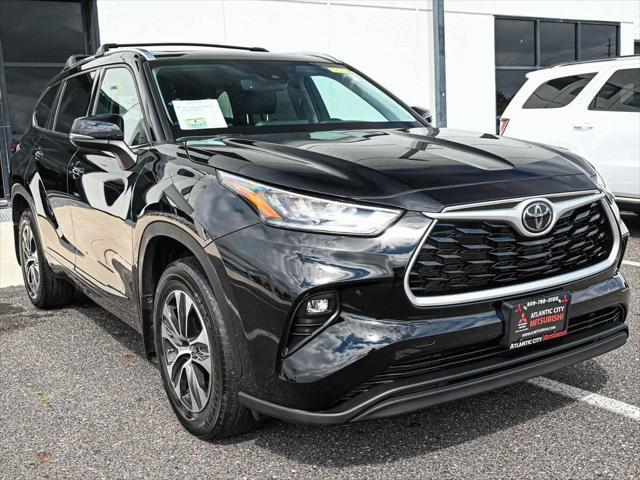 used 2020 Toyota Highlander car, priced at $27,490