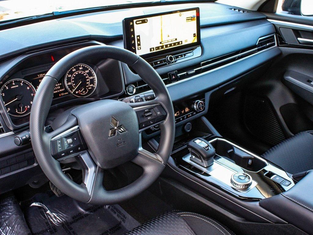 new 2025 Mitsubishi Outlander car, priced at $35,315