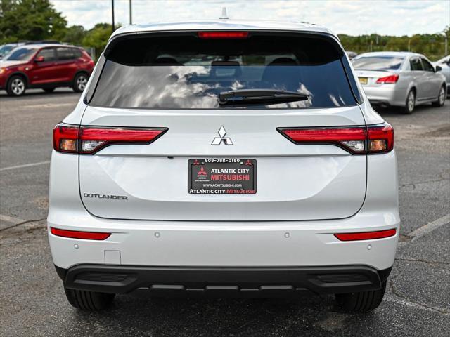 new 2024 Mitsubishi Outlander car