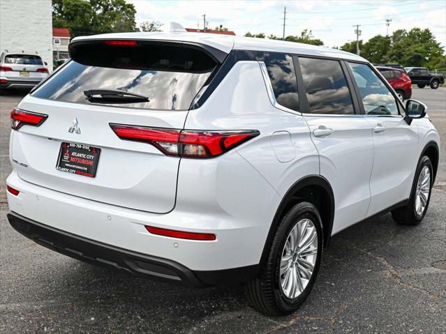 new 2024 Mitsubishi Outlander car