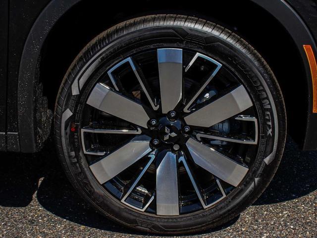 new 2025 Mitsubishi Outlander car, priced at $40,460