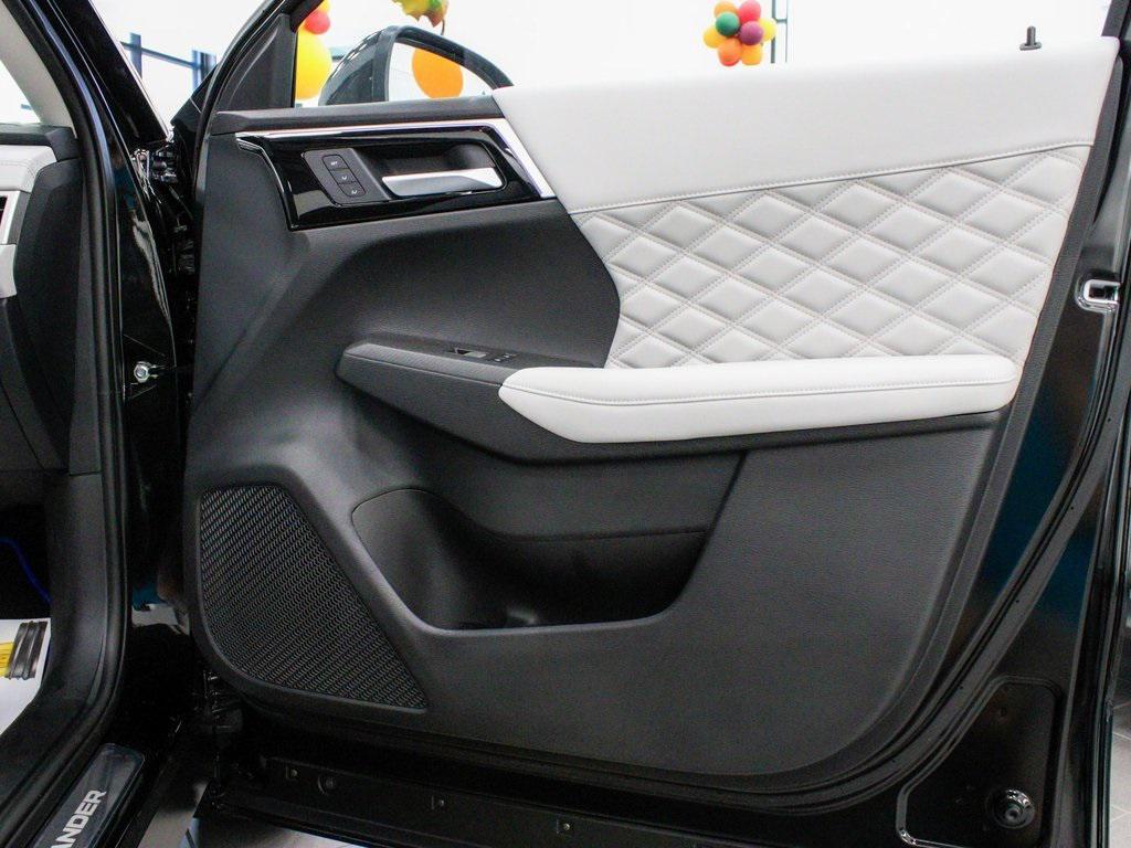 new 2025 Mitsubishi Outlander PHEV car, priced at $52,645