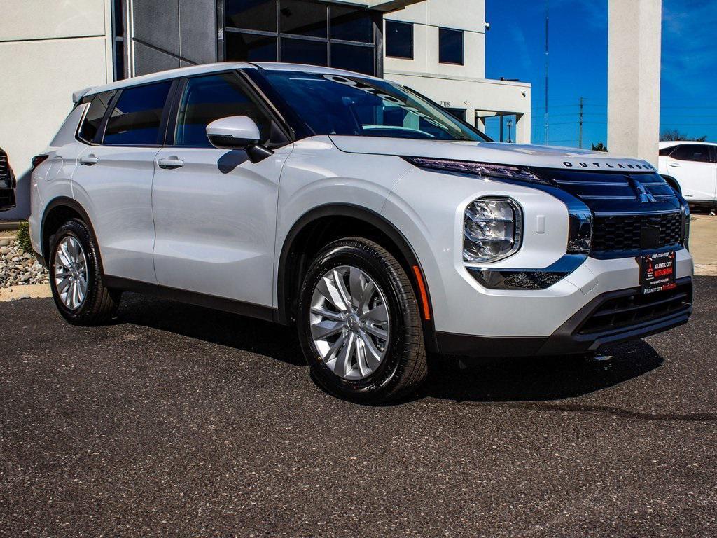 new 2025 Mitsubishi Outlander car, priced at $35,315