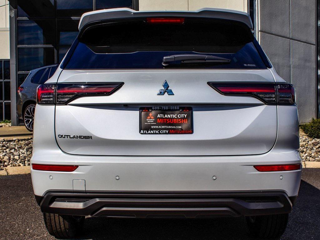 new 2025 Mitsubishi Outlander car, priced at $35,315