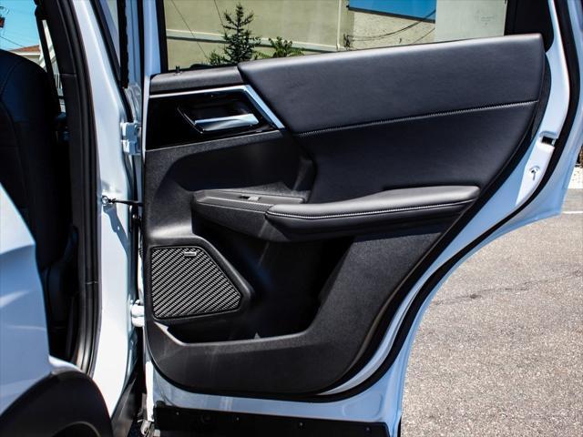 new 2025 Mitsubishi Outlander car, priced at $38,625