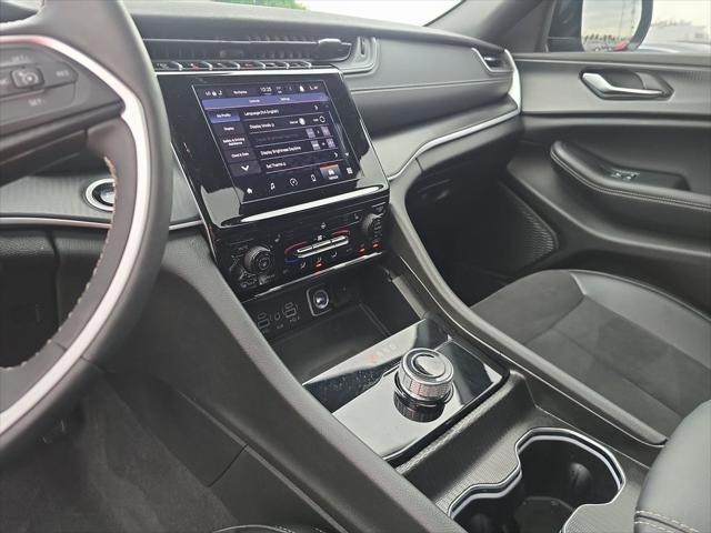 used 2024 Jeep Grand Cherokee car, priced at $36,990