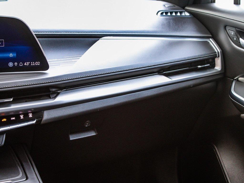 used 2024 Cadillac XT4 car, priced at $31,890