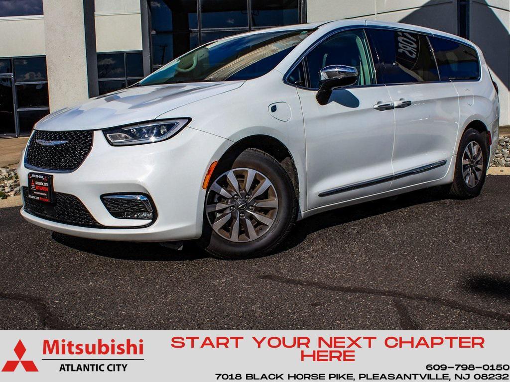 used 2023 Chrysler Pacifica Hybrid car, priced at $28,480