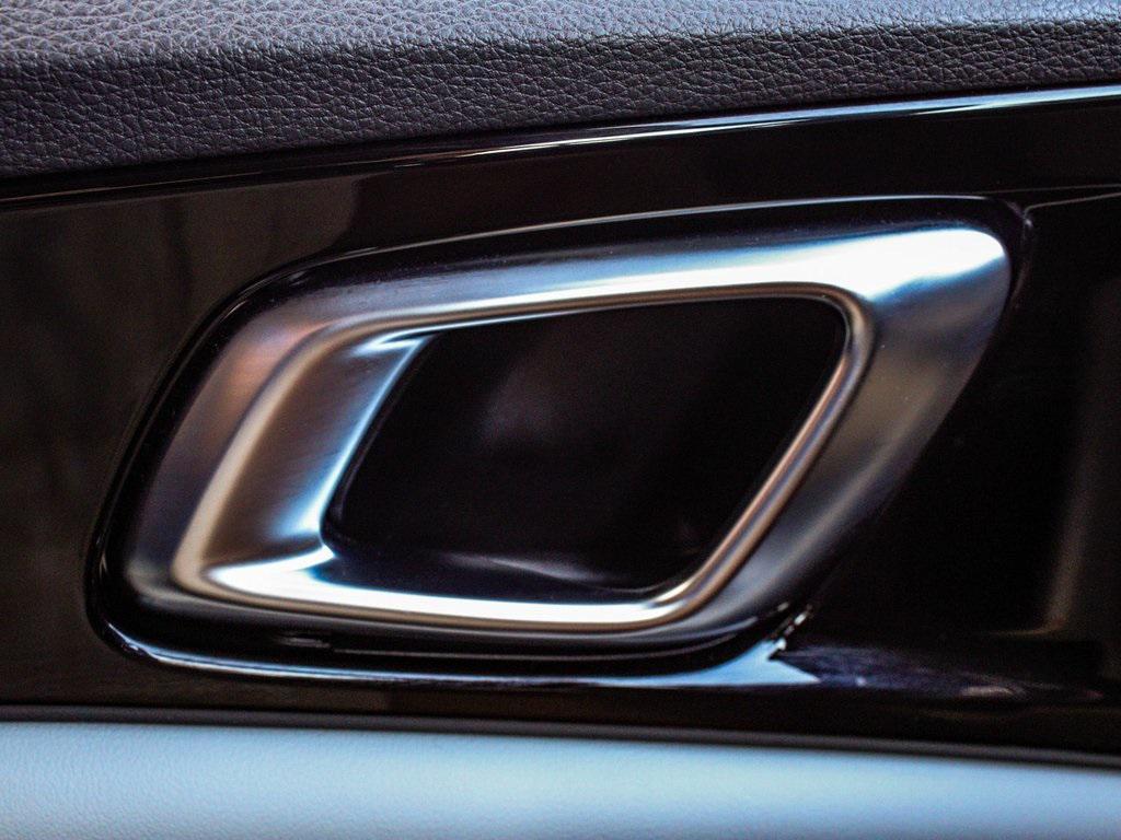 used 2024 Kia Carnival car, priced at $33,450