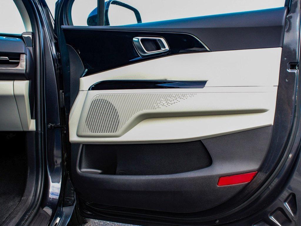 used 2024 Kia Carnival car, priced at $33,450