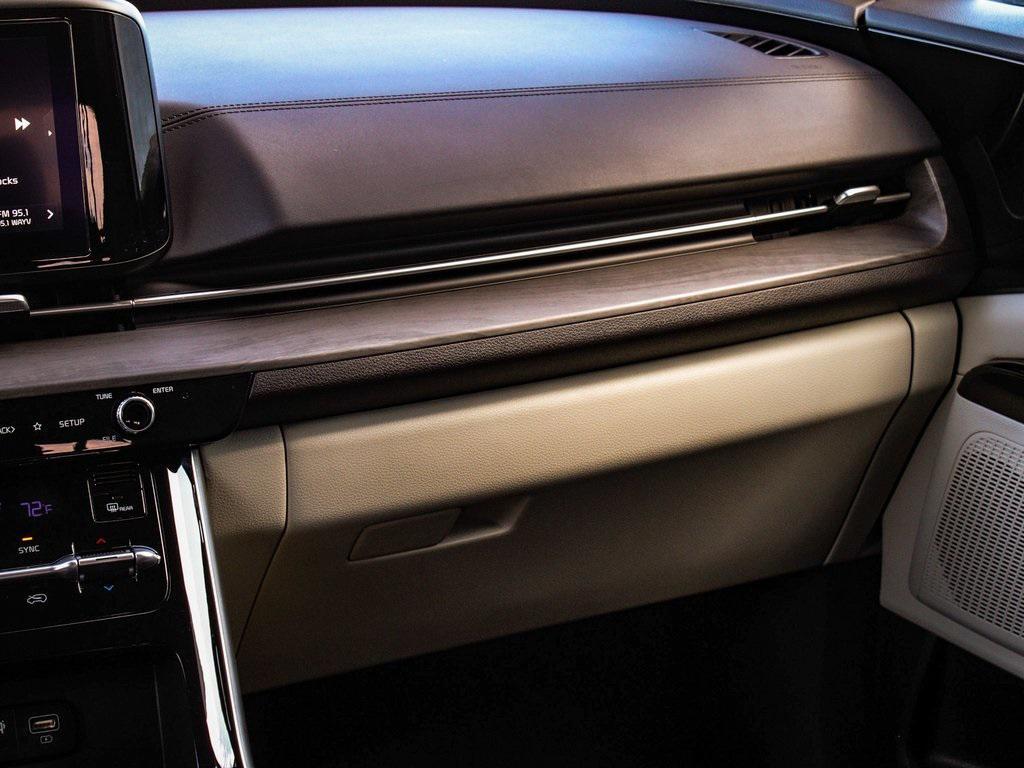 used 2024 Kia Carnival car, priced at $33,450