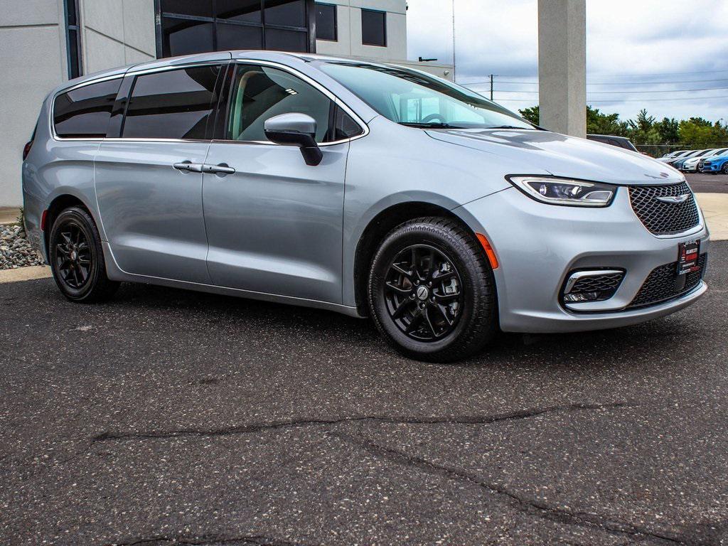 used 2023 Chrysler Pacifica car, priced at $23,240