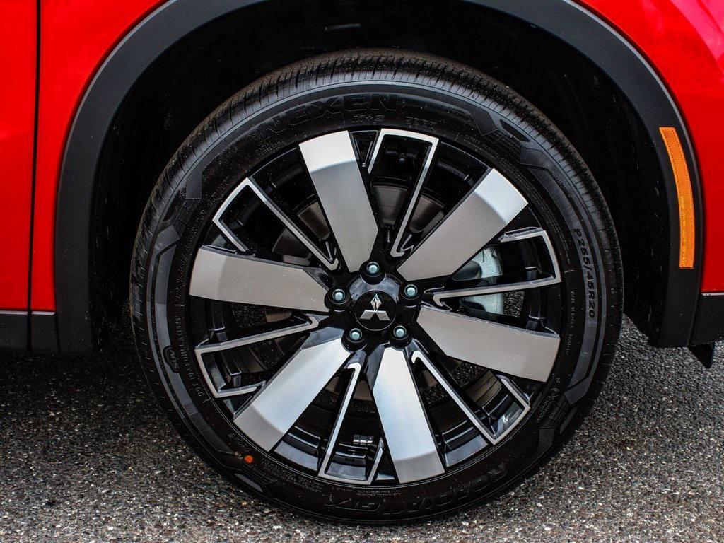 new 2025 Mitsubishi Outlander car, priced at $38,555