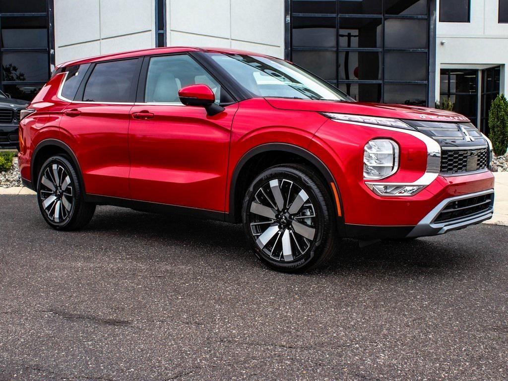 new 2025 Mitsubishi Outlander car, priced at $38,555