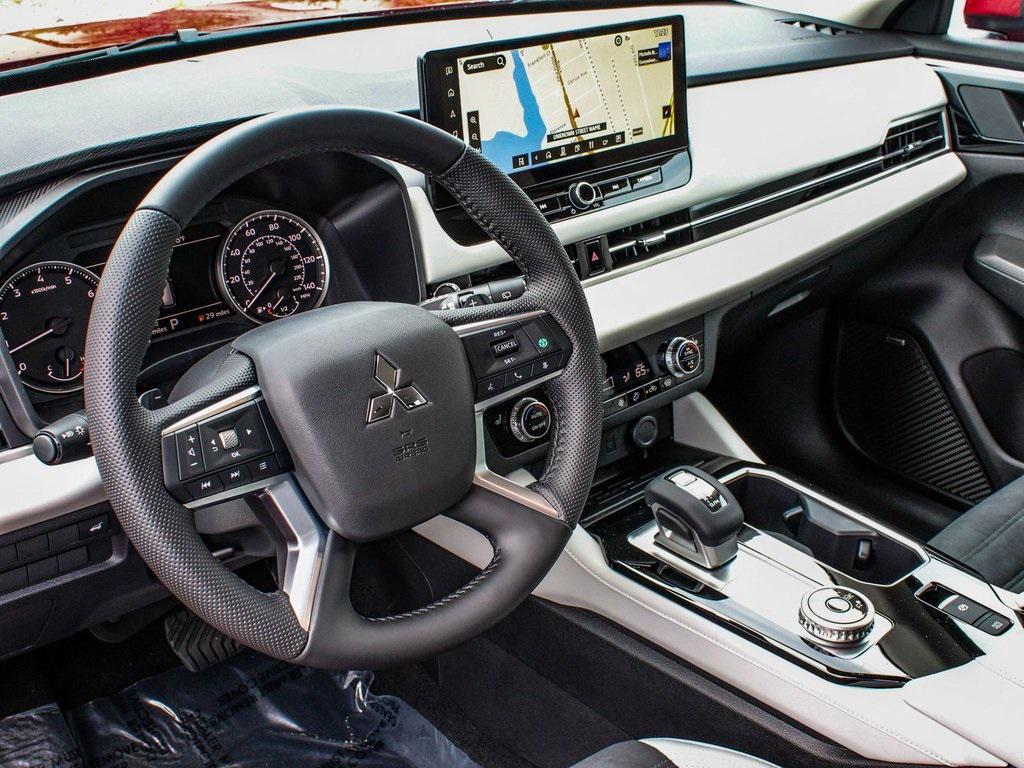new 2025 Mitsubishi Outlander car, priced at $38,555
