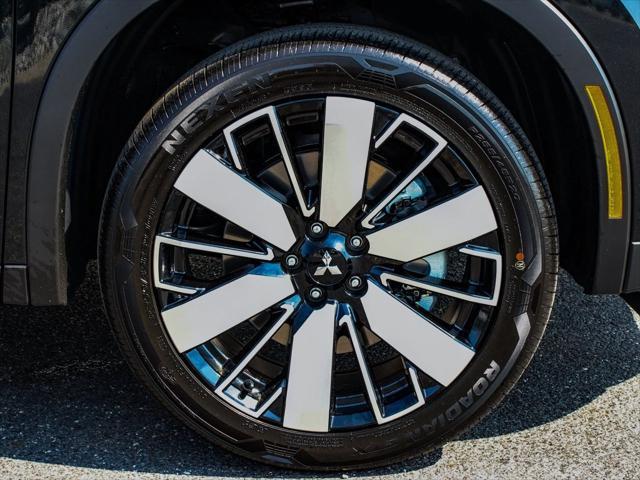 new 2025 Mitsubishi Outlander car, priced at $38,385