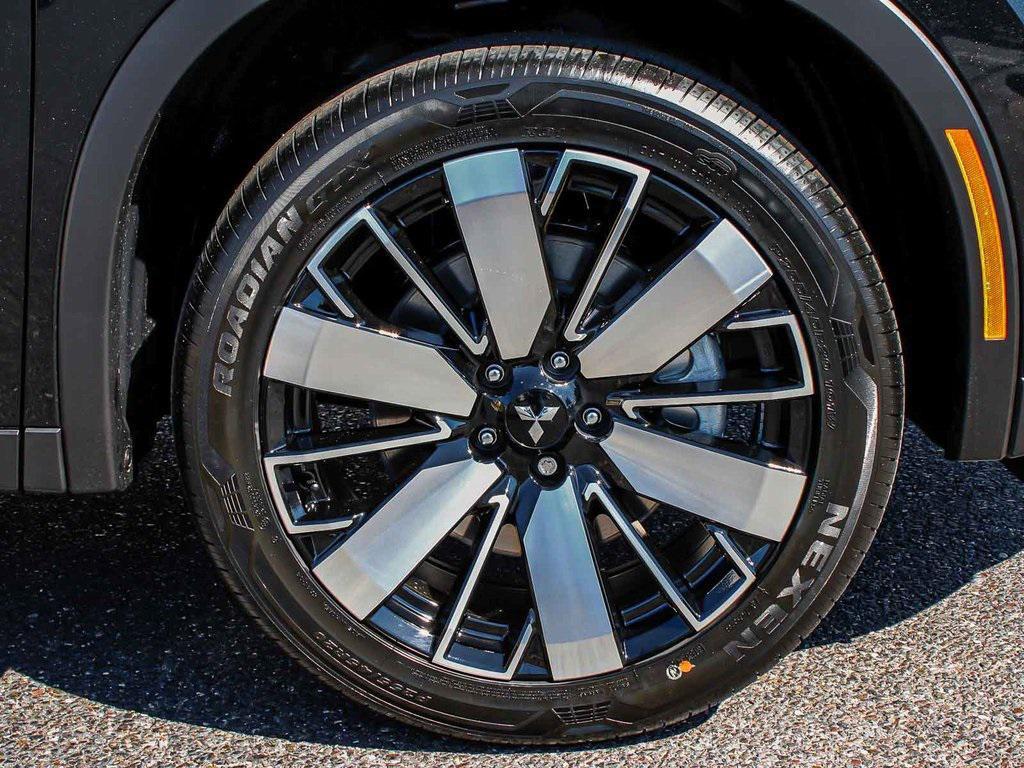 new 2025 Mitsubishi Outlander car, priced at $37,260