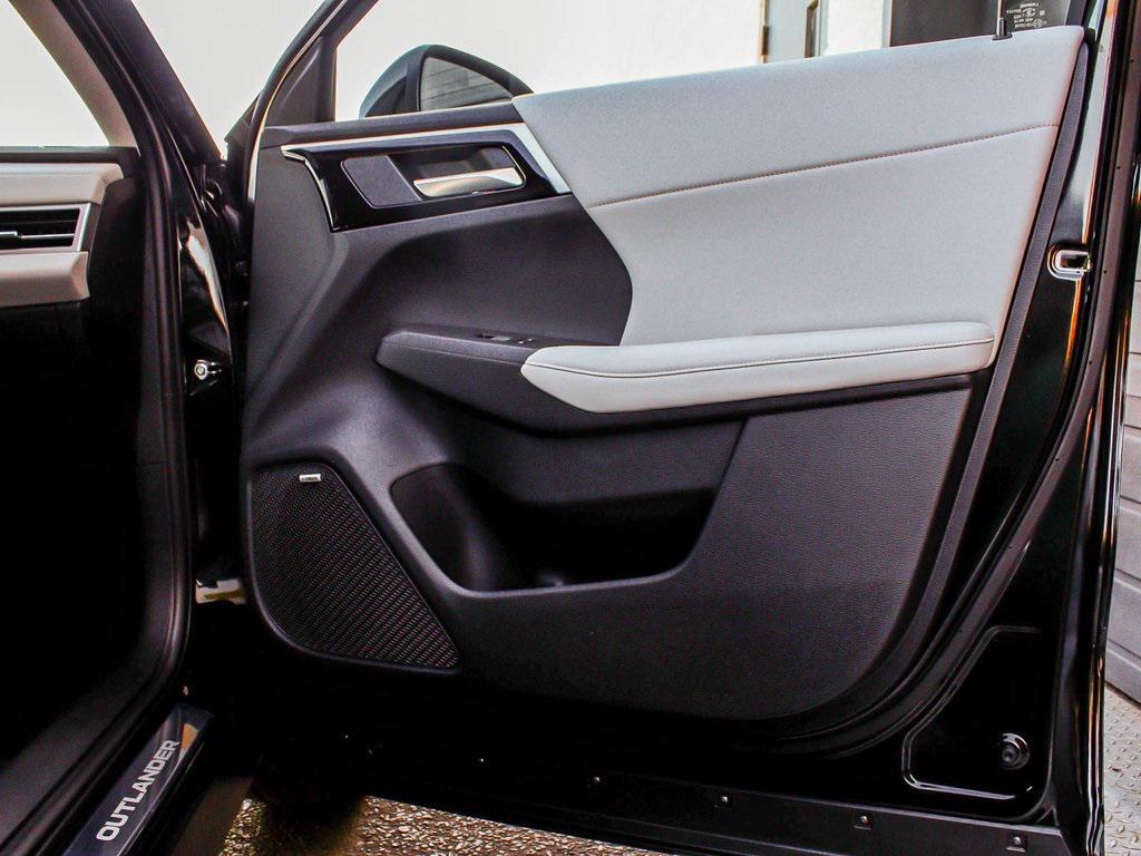 new 2025 Mitsubishi Outlander car, priced at $37,260