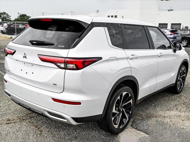 new 2024 Mitsubishi Outlander car, priced at $38,465