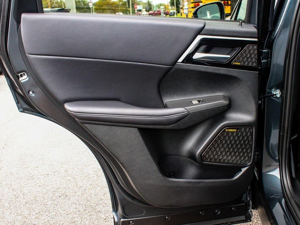 new 2025 Mitsubishi Outlander car, priced at $39,365