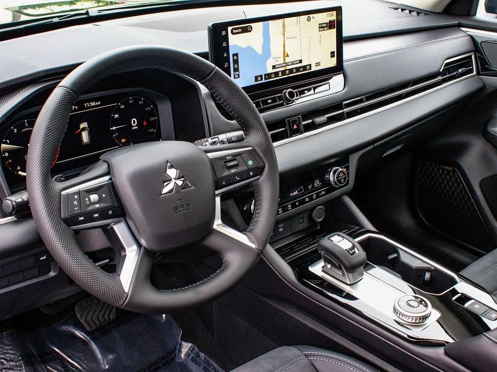 new 2025 Mitsubishi Outlander car, priced at $39,365