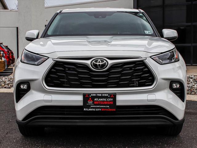 used 2022 Toyota Highlander car, priced at $31,490