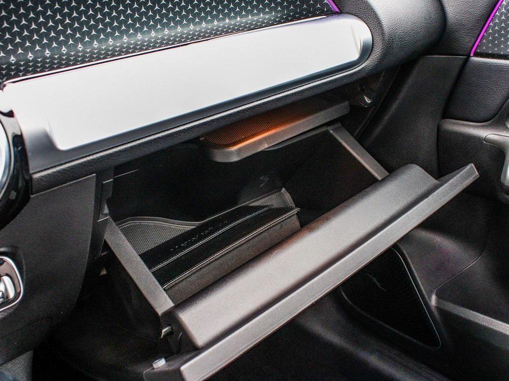 used 2024 Mercedes-Benz GLB 250 car, priced at $32,990