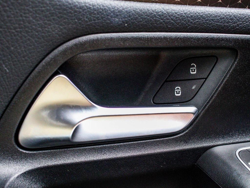 used 2024 Mercedes-Benz GLB 250 car, priced at $32,990