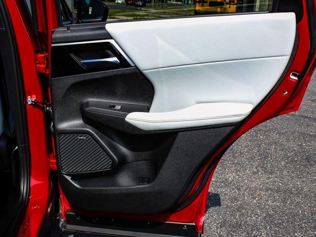 new 2025 Mitsubishi Outlander car, priced at $38,625