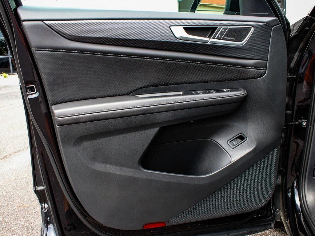 used 2025 Volkswagen Atlas Cross Sport car, priced at $37,990