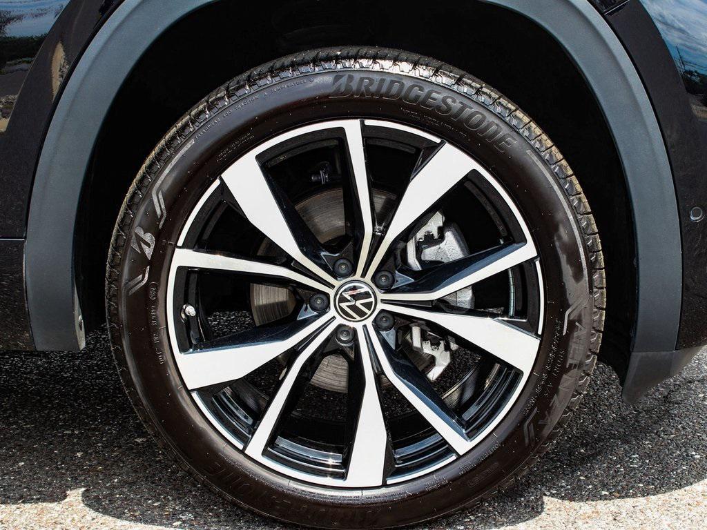 used 2025 Volkswagen Atlas Cross Sport car, priced at $37,990