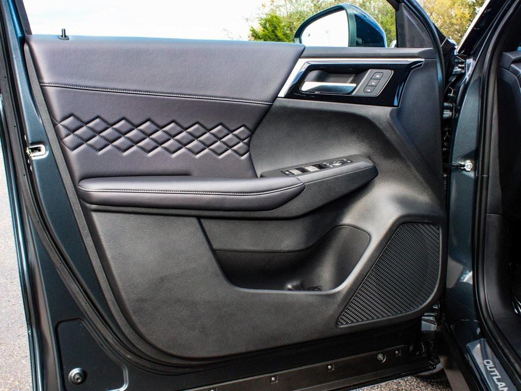new 2025 Mitsubishi Outlander PHEV car, priced at $51,880