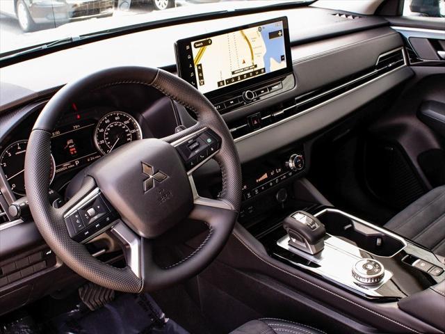 new 2025 Mitsubishi Outlander car, priced at $38,015